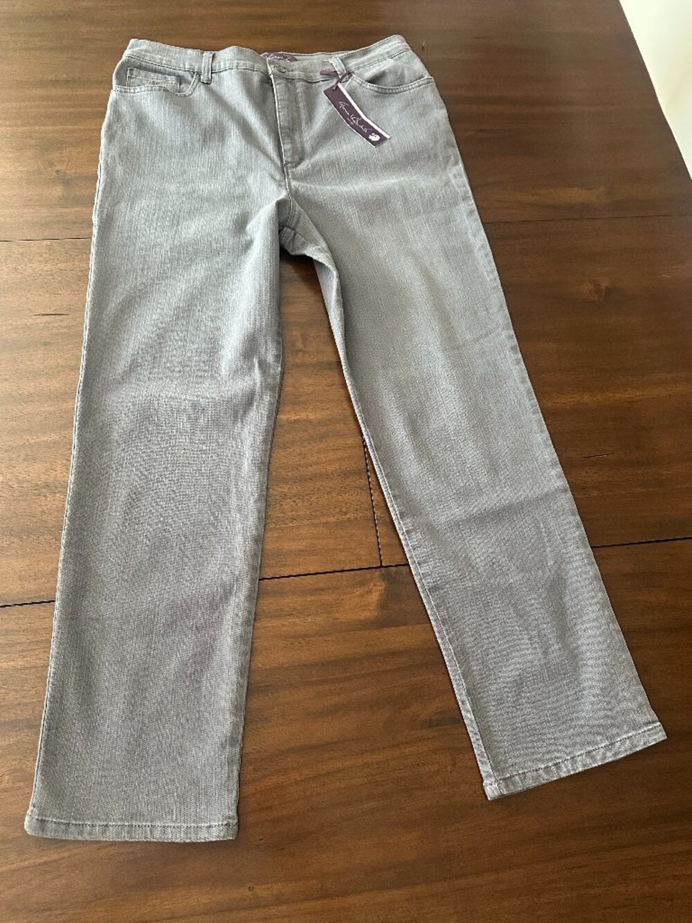Gloria Vanderbilt Amanda Slimming Tapered Classic Rise Gray Jeans 16P NWT